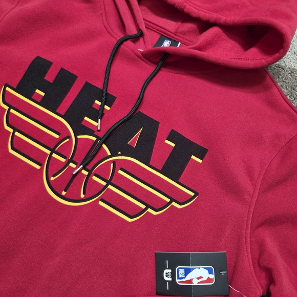 Miami Heat Fly High Hoodie Red Medium NBA Team Apparel New w/ Tags $75 MSRP - Picture 3 of 8